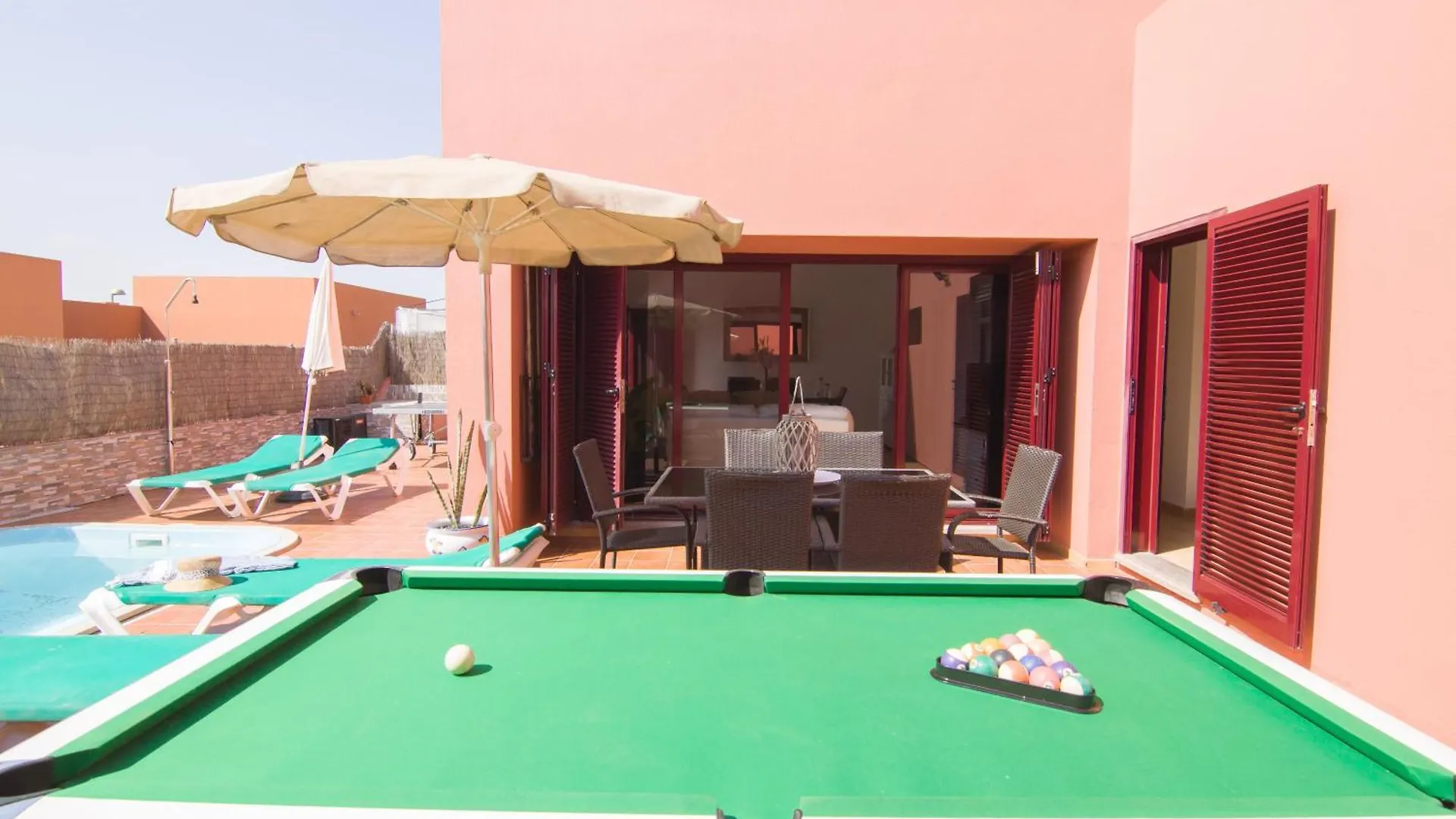 Anju Villas, Villa Tamara 코라레호 0*,