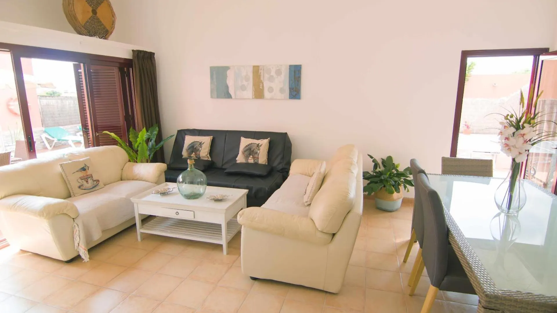 Anju Villas, Villa Tamara Corralejo